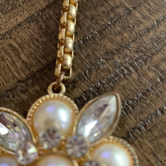 Rhinestone and Faux Pearl Statement Necklace - Picture 5 of 7